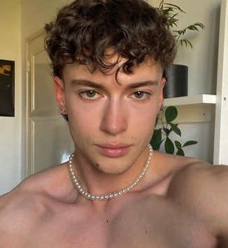 Louenn - Romescamps - Oise | Massage Nue