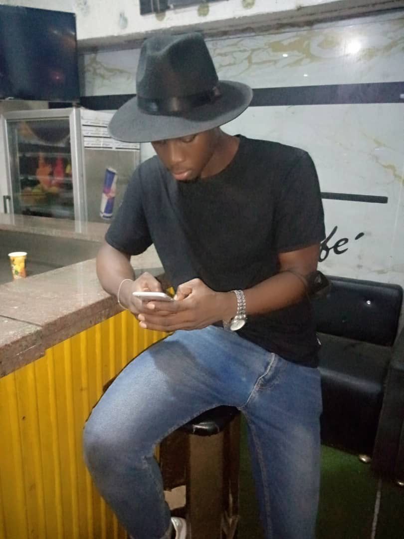 Ghjuvanni - Étinehem-Méricourt - Somme | Massage Nue