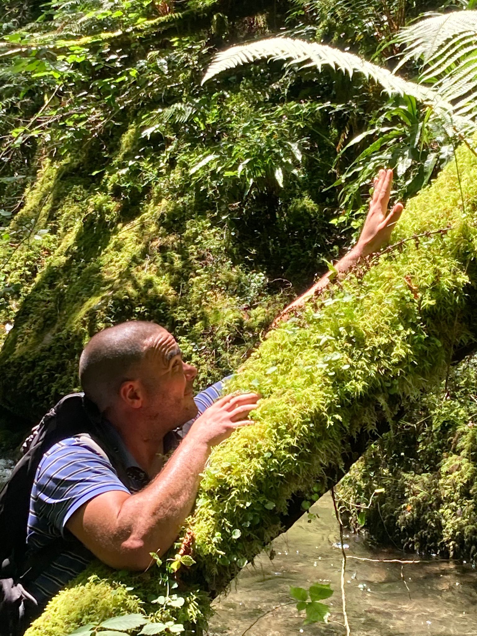 Edgar - Eysson - Doubs | Massage Nue