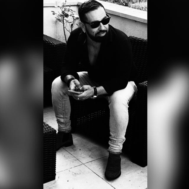 Ishaq - Chaucenne - Doubs | Massage Nue