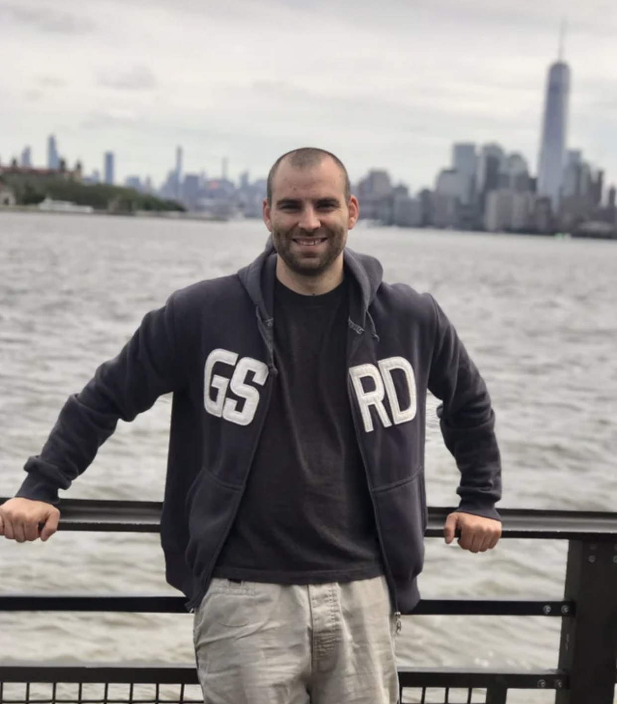 Izak - Étray - Doubs | Massage Nue