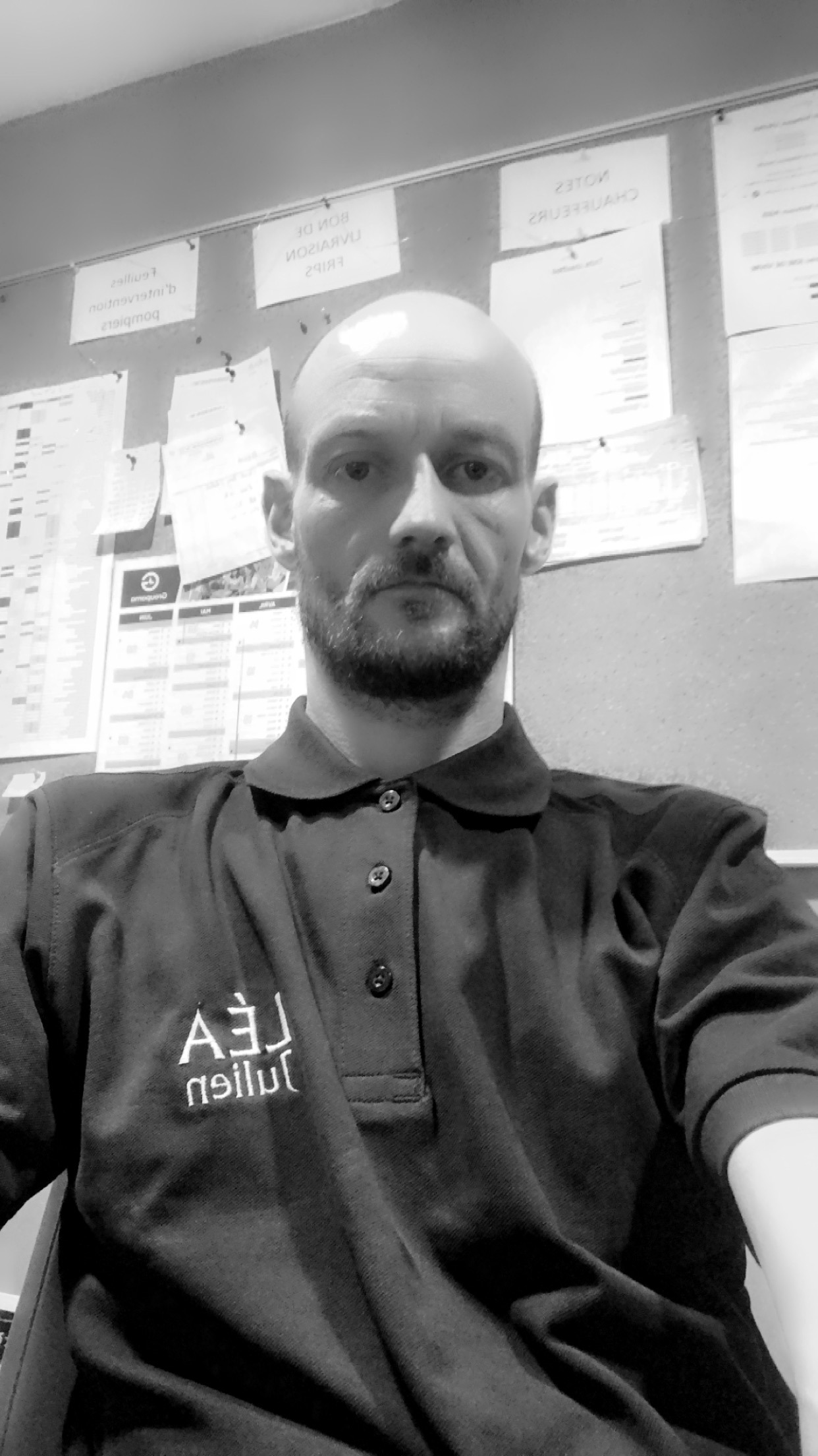 Zakary - Cirey-lès-Pontailler - Côte-d'Or | Massage Nue