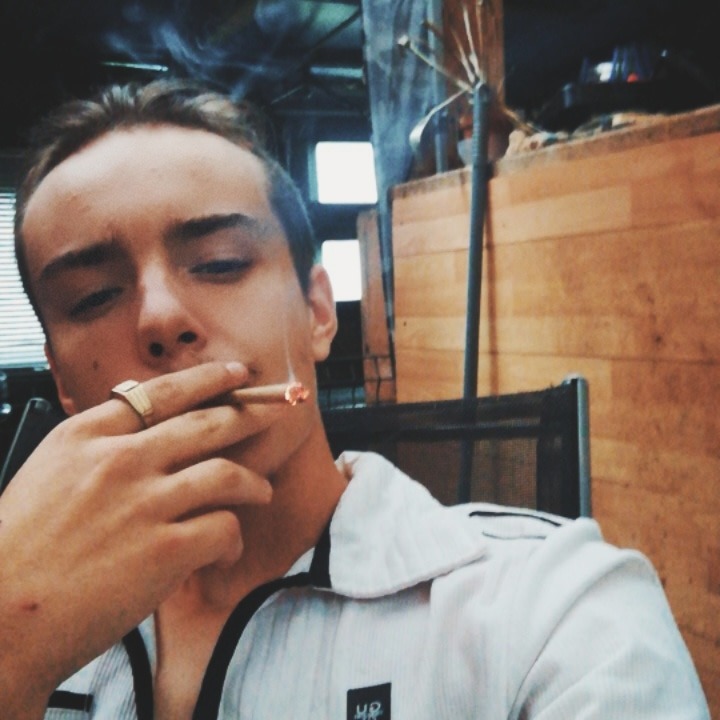 Zeeshan - Nédon - Pas-de-Calais | Massage Nue