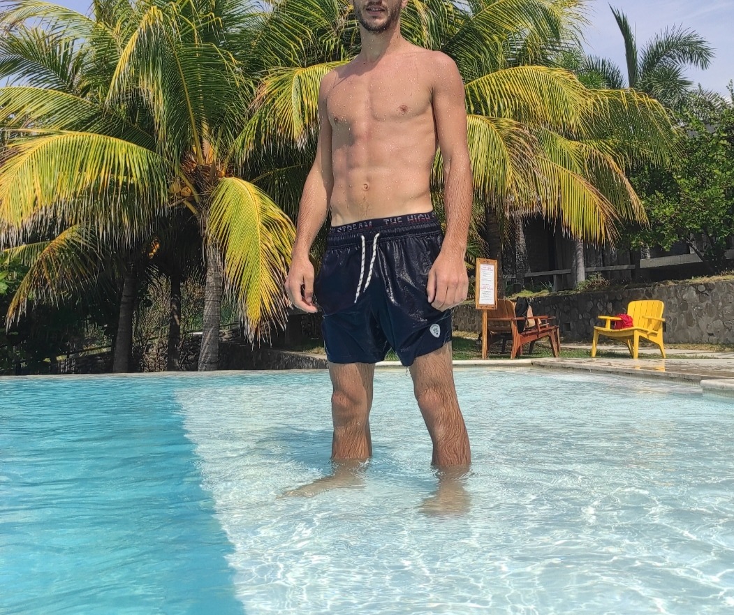 Sofyann - Smermesnil - Seine-Maritime | Massage Nue