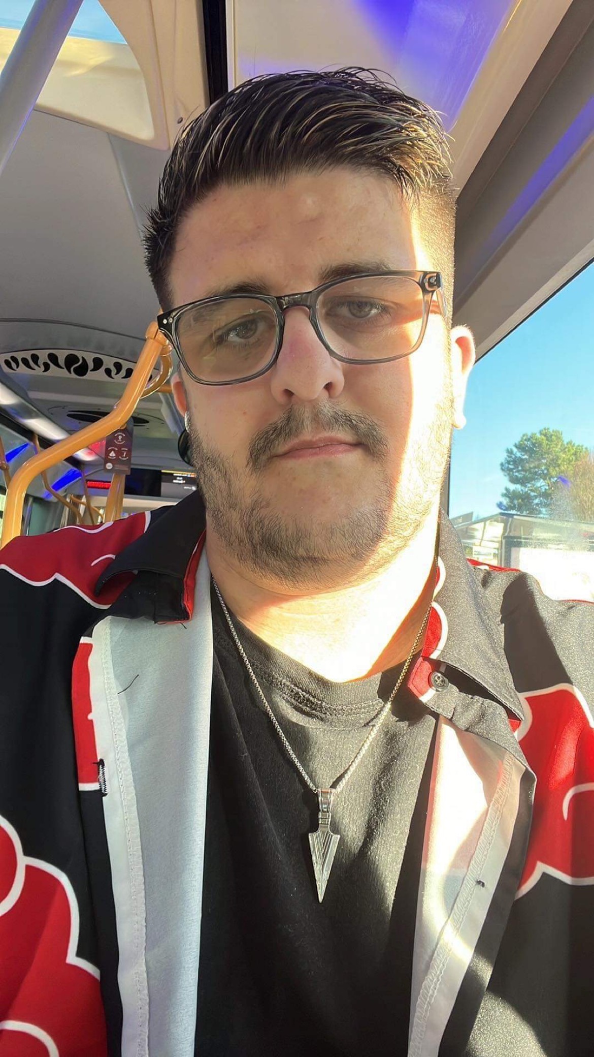 Hervé - LaVille-aux-Bois-lès-Pontavert - Aisne | Massage Nue