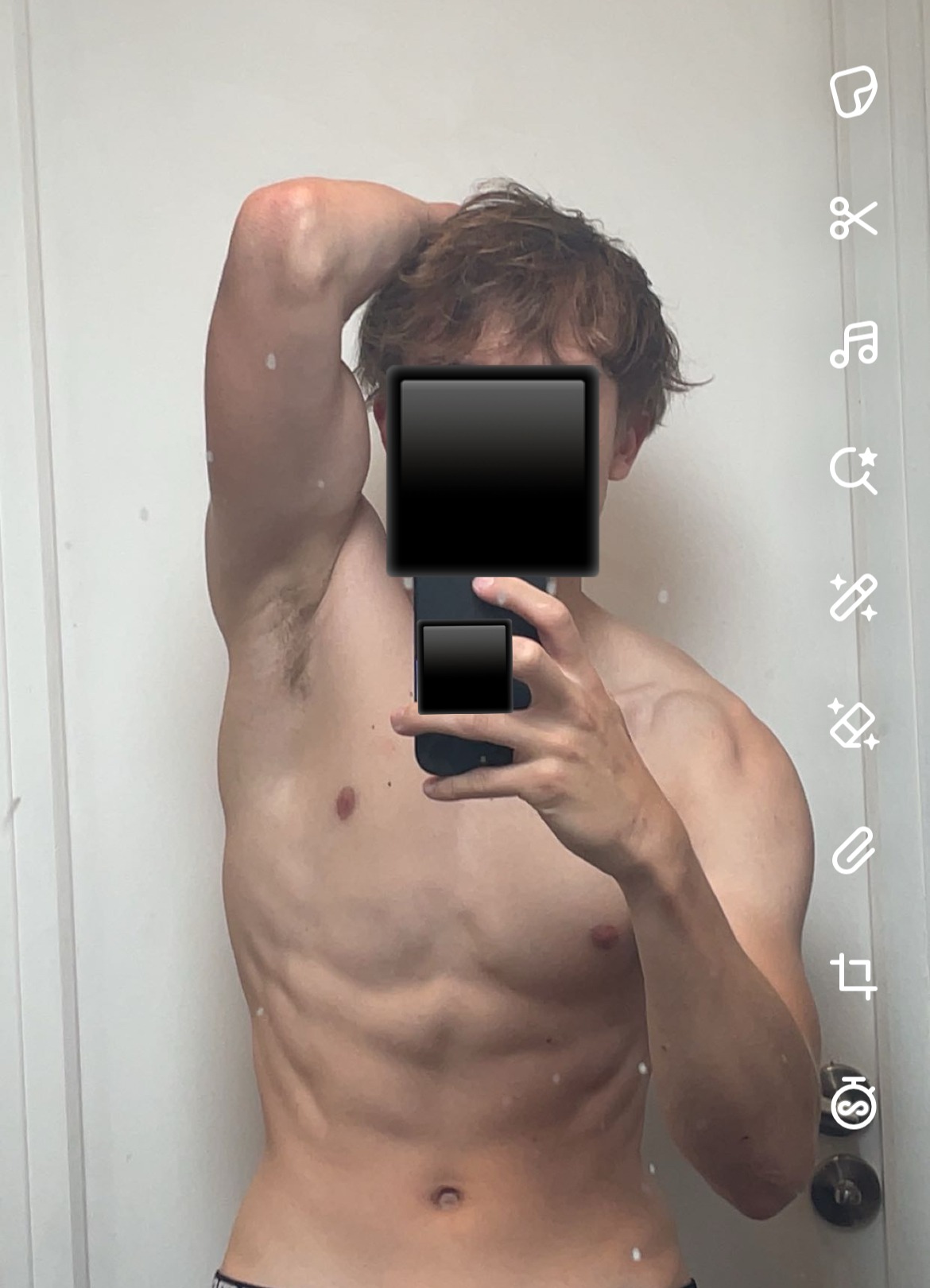 Lewis - Cernay-l'Église - Doubs | Massage Nue