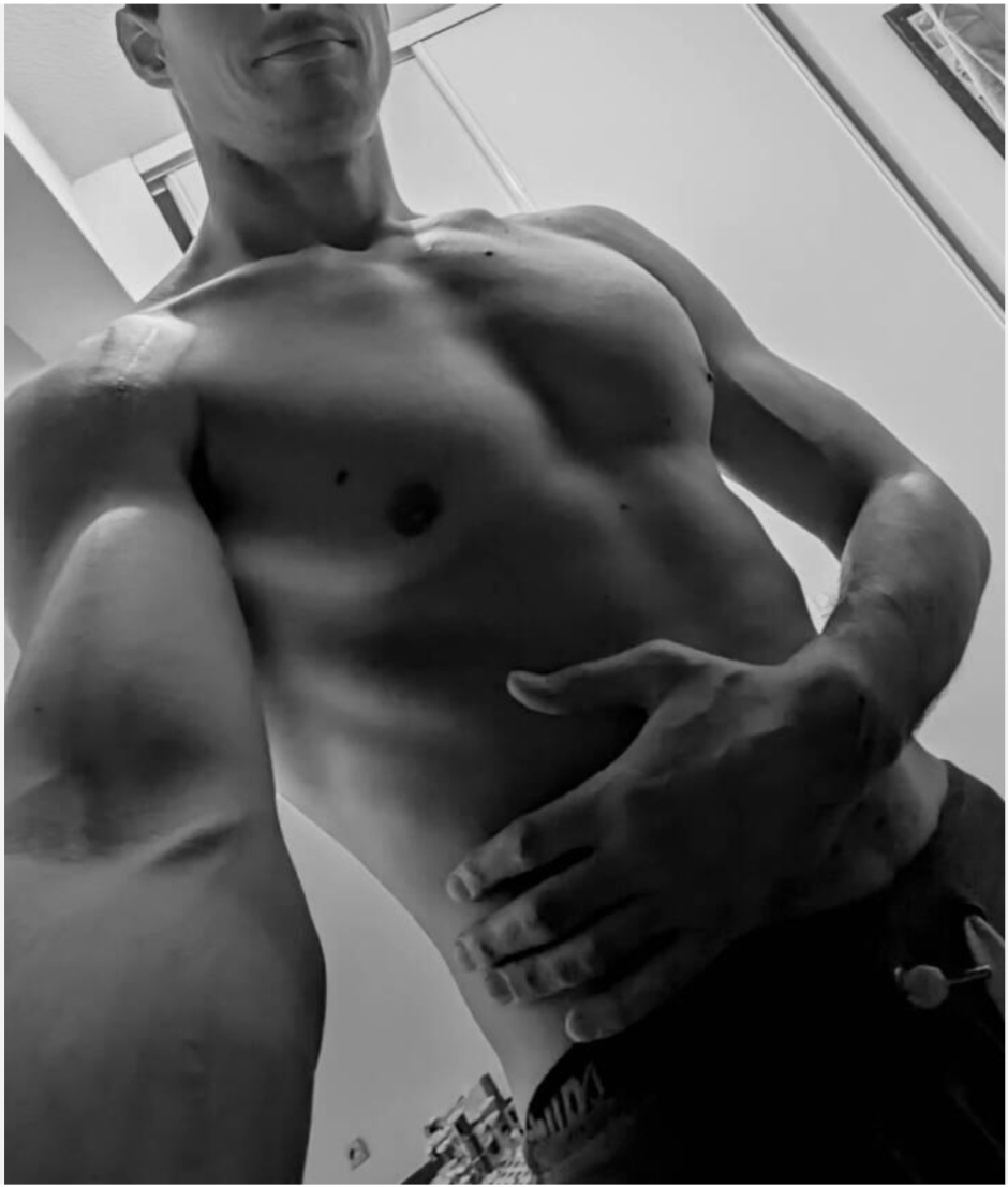 Icham - Givrand - Vendée | Massage Nue