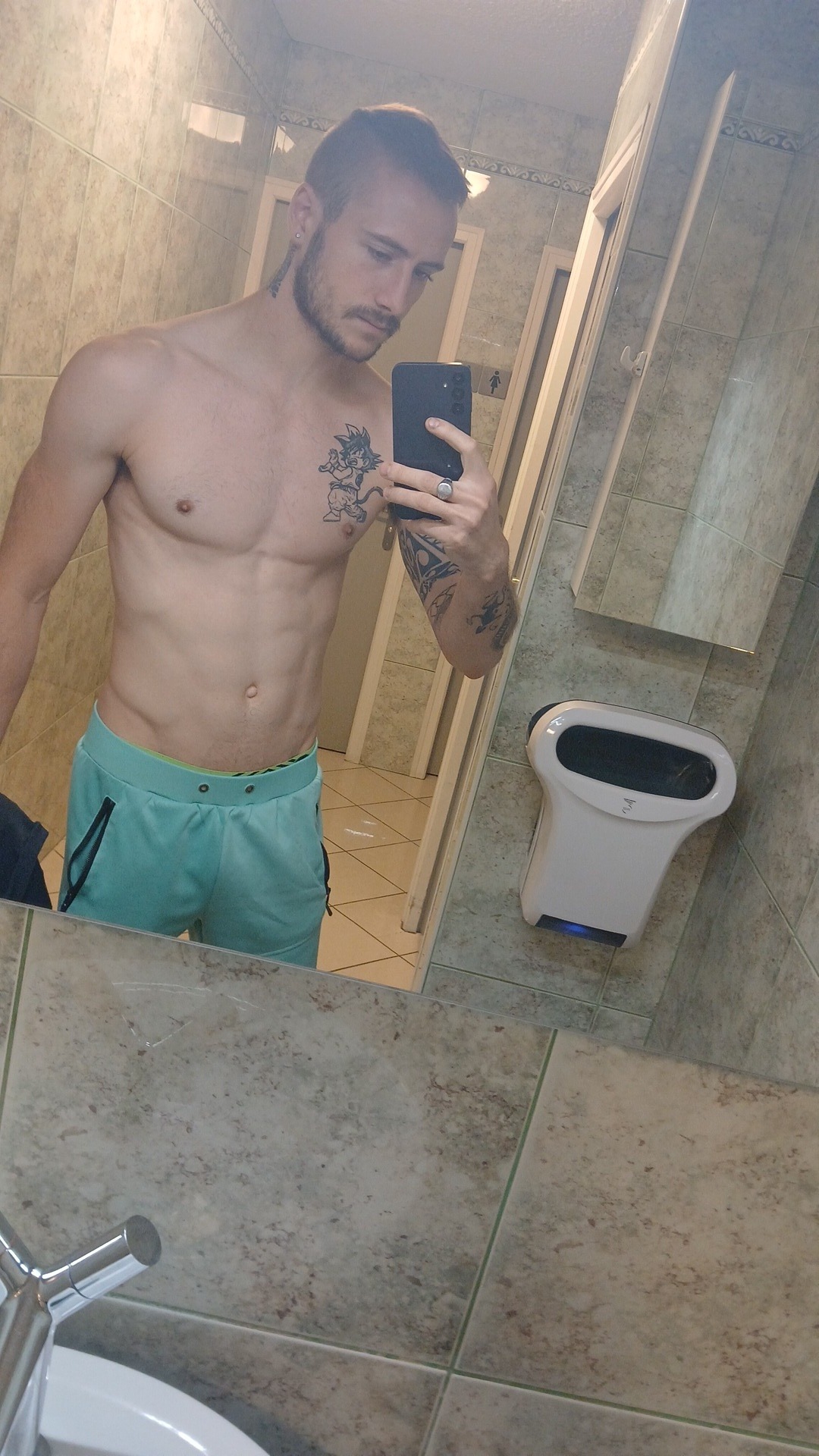 Noa - Saint-Vivien-de-Blaye - Gironde | Massage Nue